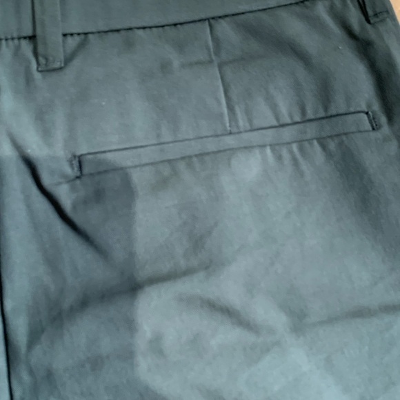 Goodfellow & CO olive green short 28 adjustable waist and stretchy bermuda - Picture 7 of 9